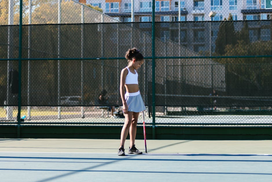 what are the pros and cons of coaching in tennis
