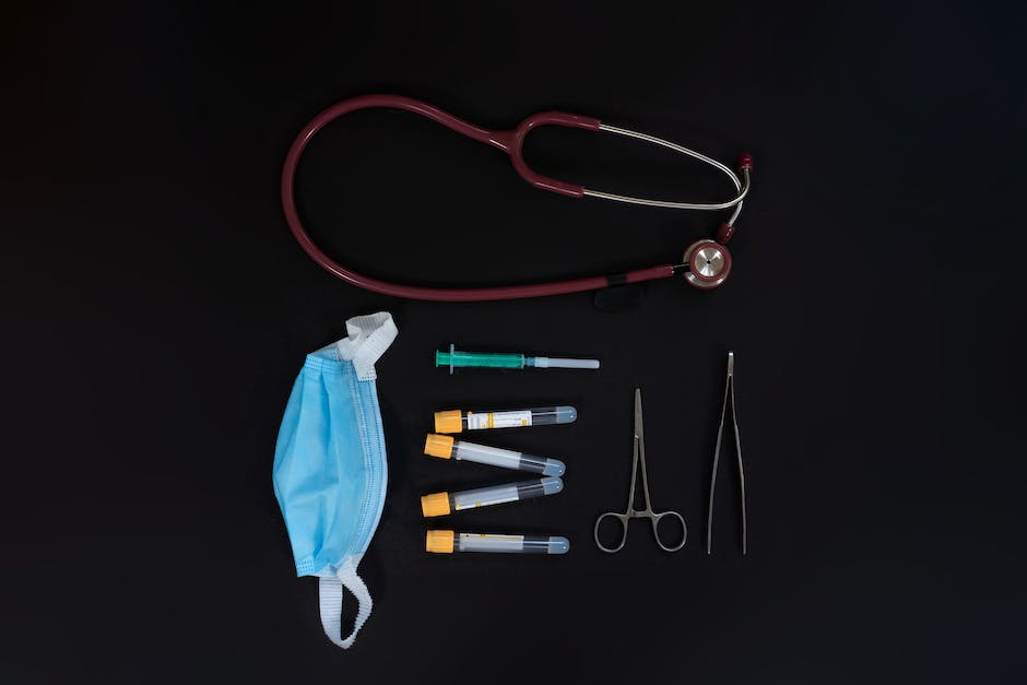 what are symptoms of tennis elbow